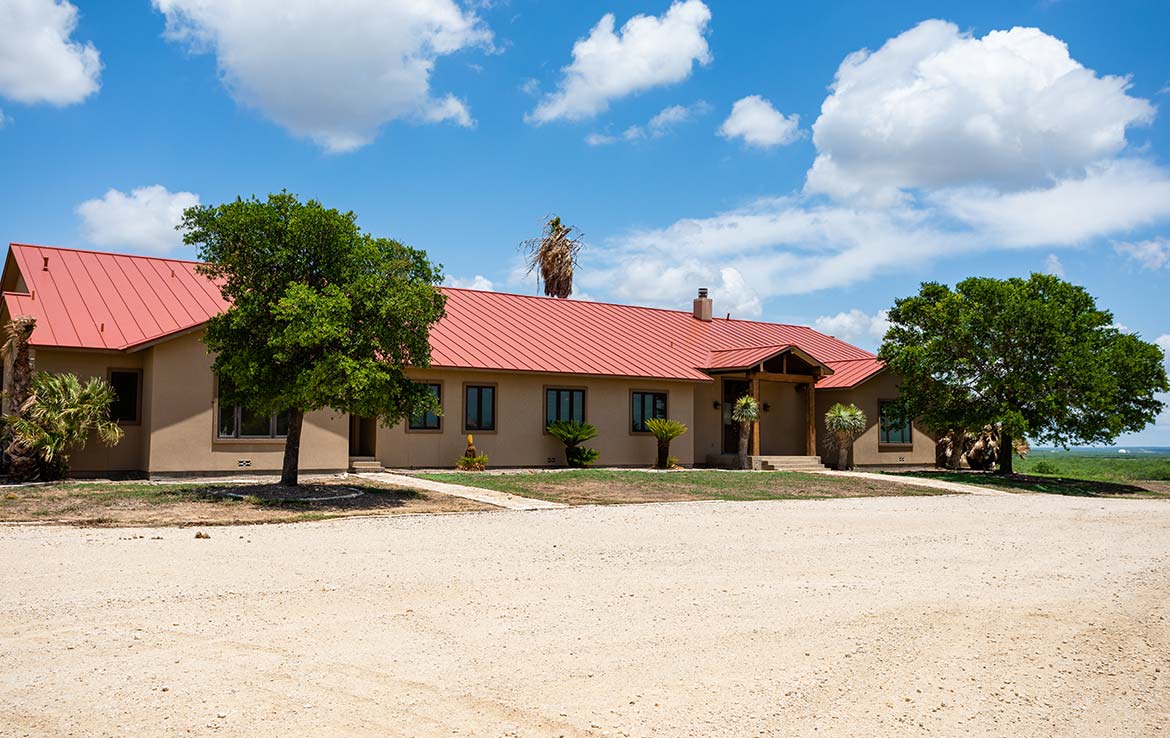 Catarosa Ranch 2596 Acre Ranch Dimmit County Image 2